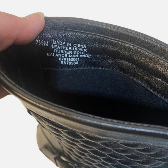 Black Leather Quilted Boots Mid Calf Minimalist Moto Style Back Zip 7.5 EUC - Picture 10 of 11